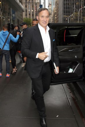 Dr. Terry Dubrow
Dr. Terry Dubrow out and about, New York, USA - 16 Oct 2018