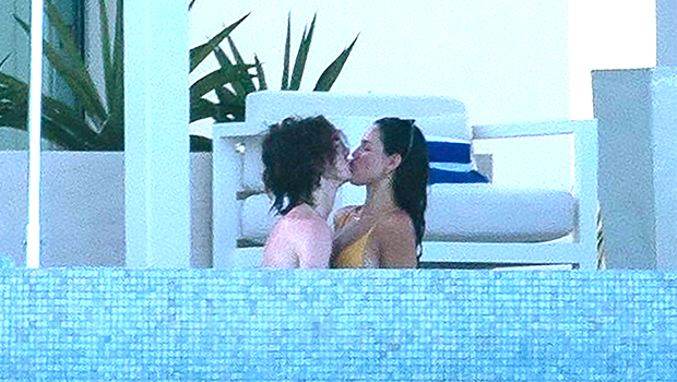 Timothee Chalamet & Eiza Gonzalez