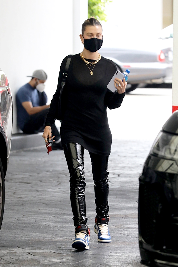 Hailey Baldwin: Best Dressed Celebrities This Week – Quarantine Pics ...