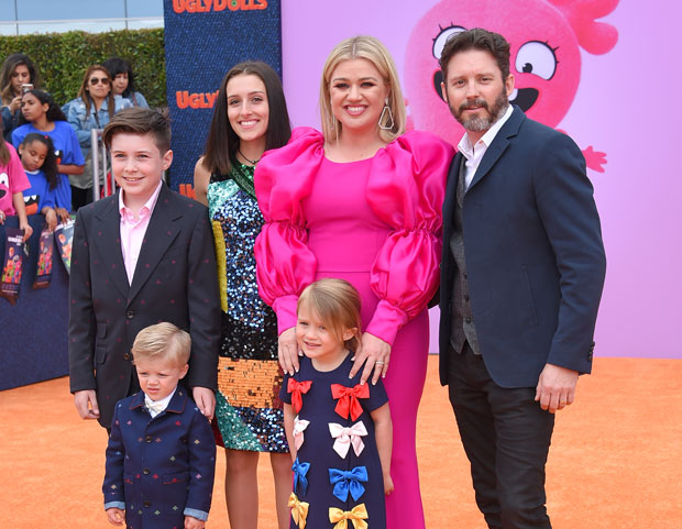 Kelly Clarkson Makes 1st Appearance Since Announcing Split: See Pics ...