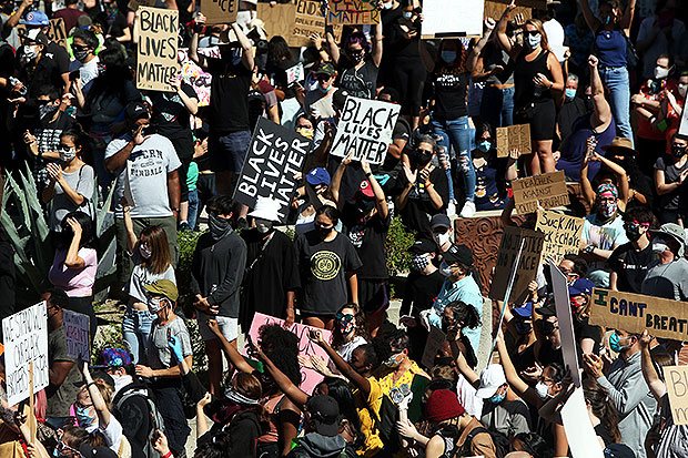 LA NYC protesters charges 