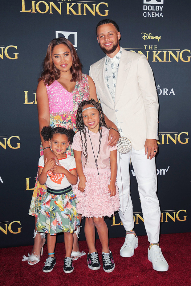 Steph & Ayesha Curry & daughters