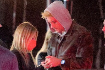 West Hollywood, CA  - *EXCLUSIVE*  - Old flames G Eazy and Ashley Benson continue to spark reconciliation rumors as they are seen getting cozy after enjoy another night together in West Hollywood.Pictured: G Eazy, Ashley BensonBACKGRID USA 8 JANUARY 2022 BYLINE MUST READ: BACKGRIDUSA: +1 310 798 9111 / usasales@backgrid.comUK: +44 208 344 2007 / uksales@backgrid.com*UK Clients - Pictures Containing ChildrenPlease Pixelate Face Prior To Publication*