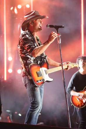 CMA BEST OF FEST - This three-hour concert experience, airing MONDAY, JULY 13 (8:00–11:00 p.m. EDT), on ABC, is hosted by country music superstar Luke Bryan and features a brand-new, not-to-be-missed performance with Bryan and special guest Darius Rucker.(ABC/Mark Levine)TIM MCGRAW