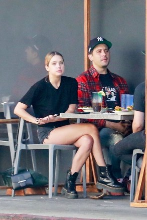 Los Angeles, CA - *EXCLUSIVE* Ashley Benson shows off her legs during lunch with boyfriend G-Eazy a friend at Mustard Seed Cafe in Los Angeles.Pictured: Ashley Benson, G-EazyBACKGRID USA 2 NOVEMBER 2020 USA: +1 310 798 9111 / usasales@backgrid.comUK: +44 208 344 2007 / uksales@backgrid.com*UK Clients - Pictures Containing ChildrenPlease Pixelate Face Prior To Publication*