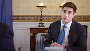 Jonathan Swan