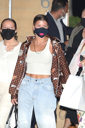 Sofia Richie dines at Nobu Malibu with her friends in Malibu. 13 Aug 2020 Pictured: Sofia Richie. Photo credit: Photographer Group/MEGA TheMegaAgency.com +1 888 505 6342 (Mega Agency TagID: MEGA693998_003.jpg) [Photo via Mega Agency]
