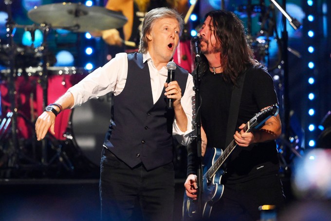 Paul McCartney Sings With Dave Grohl