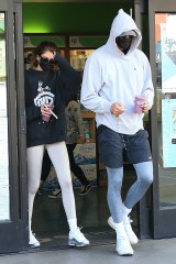 *EXCLUSIVE* West Hollywood, CA  - Supermodel Kaia Gerber and her boyfriend Jacob Elordi keep a low profile as they grab healthy smoothies after intense workout at Earthbar in West Hollywood.

Pictured: Kaia Gerber, Jacob Elordi

BACKGRID USA 2 DECEMBER 2020 

USA: +1 310 798 9111 / usasales@backgrid.com

UK: +44 208 344 2007 / uksales@backgrid.com

*UK Clients - Pictures Containing Children
Please Pixelate Face Prior To Publication*