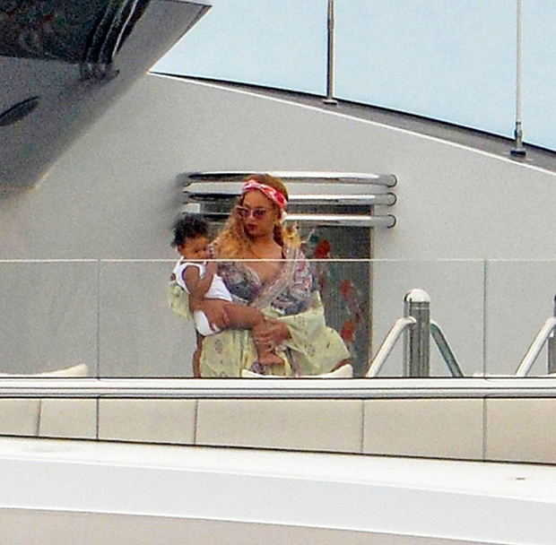Beyonce on a yacht with her family