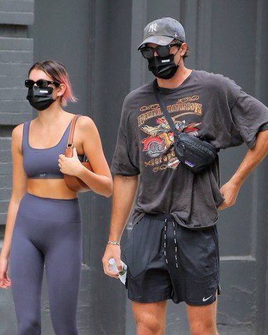 Model Kaia Gerber And Rumored Boyfriend Jacob Elordi Walk home from Dogpound Gym In New York CityPictured: Kaia Gerber,Jacob ElordiRef: SPL5185962 090920 NON-EXCLUSIVEPicture by: Christopher Peterson / SplashNews.comSplash News and PicturesUSA: +1 310-525-5808London: +44 (0)20 8126 1009Berlin: +49 175 3764 166photodesk@splashnews.comWorld Rights