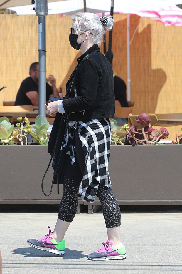 Kelly Osbourne Shows Off 85-Pound Weight Loss While Grabbing Lunch ...