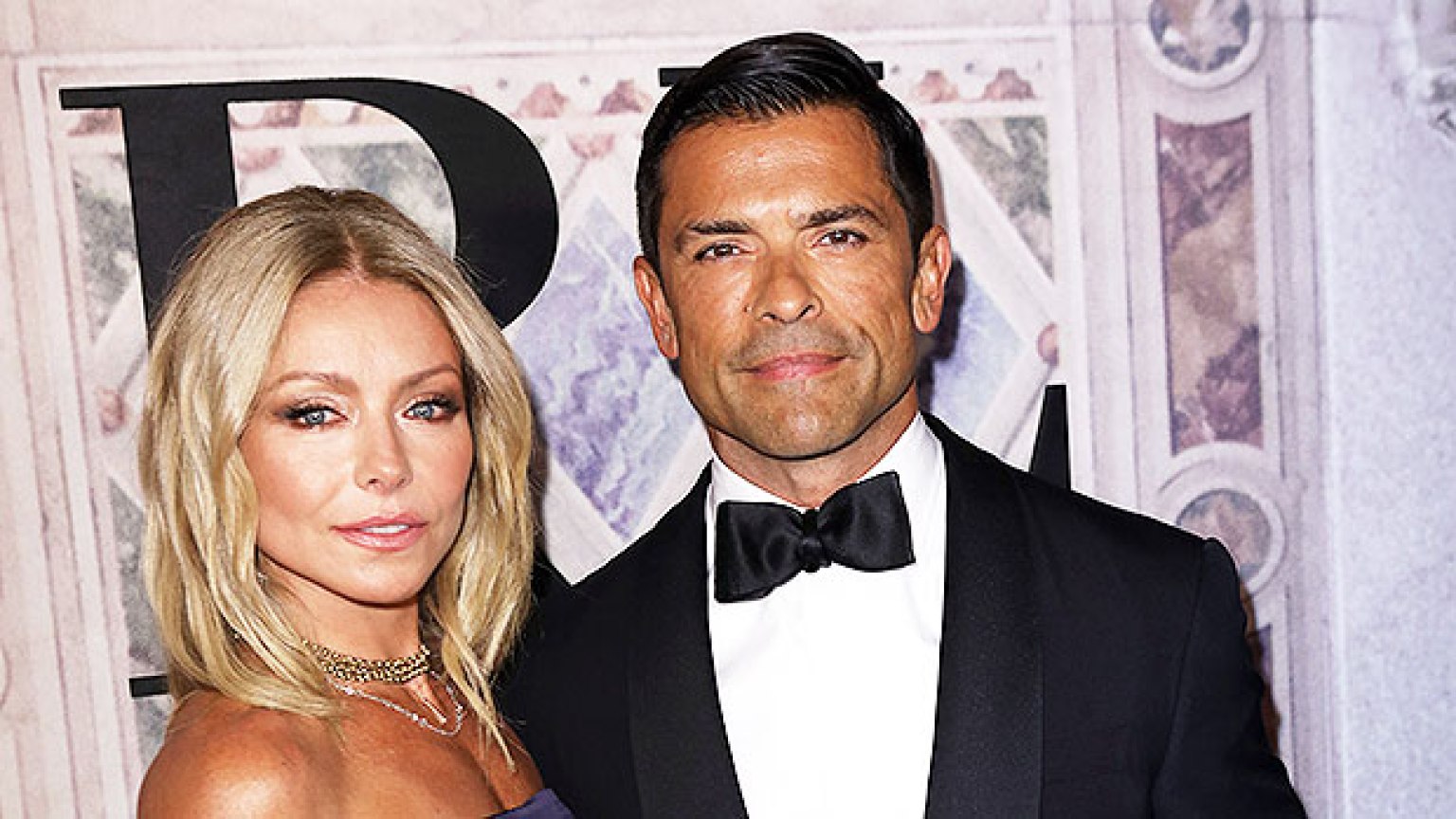 Mark Consuelos Grabs Kelly Ripa’s Behind & They Kiss In Epic Throwback ...