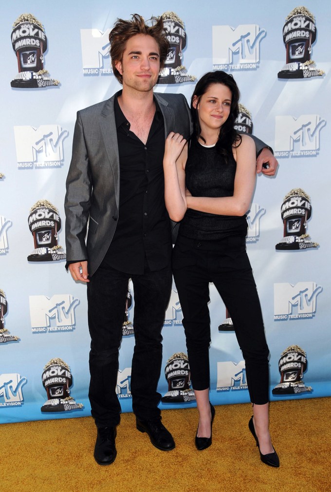 Robert Pattinson & Kristen Stewart At The 2008 MTV Movie Awards