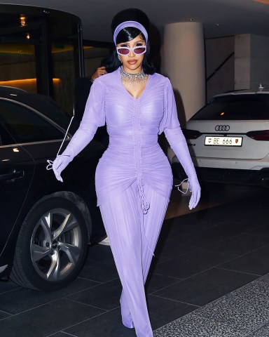 Cardi B seen out and about during Paris Fashion Week on October 3, 2021 in Paris, France. Cardi B arrives at the Ritz hotel, Paris Fashion Week, France - 03 Oct 2021 Wearing Richard Quinn Same Outfit as catwalk model *12455697ar