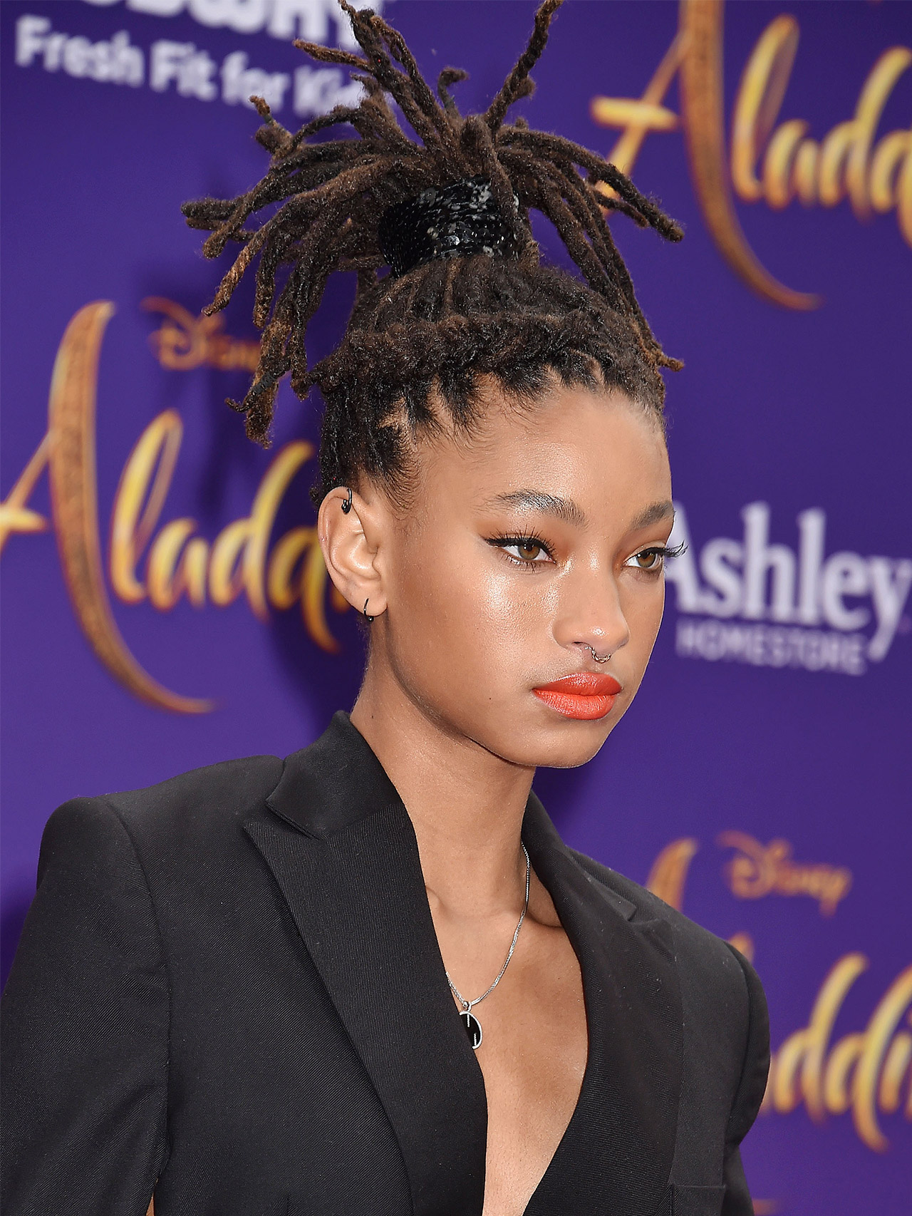 Stars Born in October – Hollywood Life