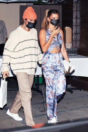 Justin and Hailey Bieber dine at Craig's October 08, 2020 Pictured: Justin and Hailey Bieber dine at Craig's Photo credit: Rachpoot/MEGA TheMegaAgency.com +. 1 888 505 6342 (Mega Agency TagID: MEGA706490_001.jpg) [Photo via Mega Agency]