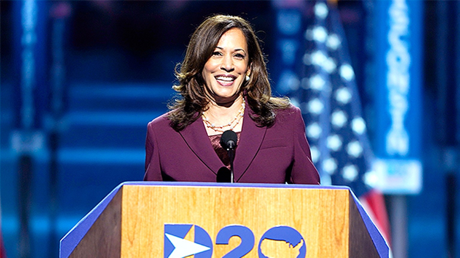 Kamala Harris & Celebrities In Selfies: Pics Of Stars & VP Candidate