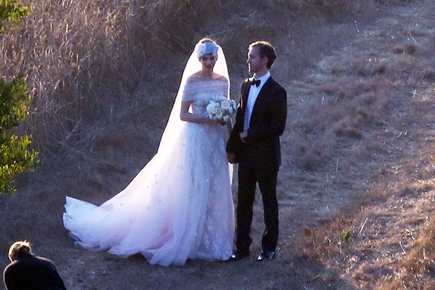 Anne Hathaway Adam Shulman