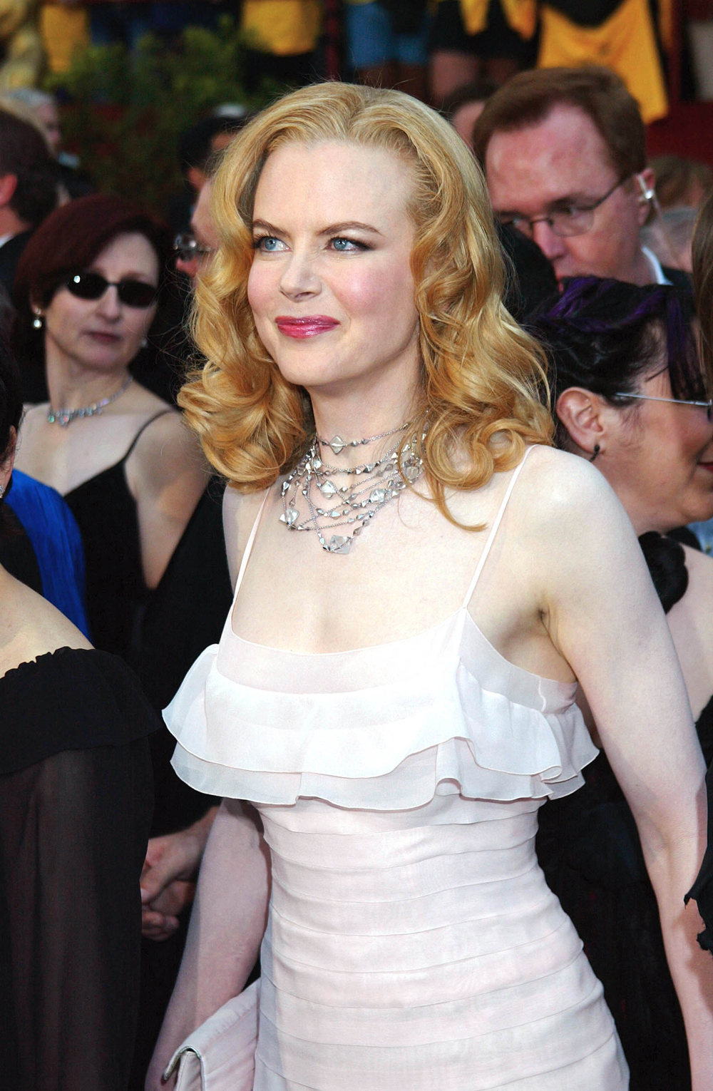 Photo by: Russ Einhorn
STAR MAX, Inc. - copyright 2002
ALL RIGHTS RESERVED
Telephone/Fax: (212) 995-1196
3/24/02
Nicole Kidman at The 74th Annual Academy Awards.
(The Kodak Theatre, Hollywood, California) (Star Max via AP Images)