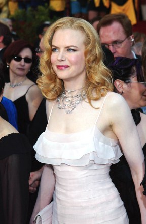Photo by: Russ EinhornSTAR MAX, Inc. - copyright 2002ALL RIGHTS RESERVEDTelephone/Fax: (212) 995-11963/24/02Nicole Kidman at The 74th Annual Academy Awards.(The Kodak Theatre, Hollywood, California) (Star Max via AP Images)