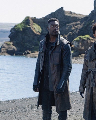 Pictured (l-r): David Ajala as Book; Sonequa Martin-Green as Burnham of the CBS All Access series STAR TREK: DISCOVERY. Photo Cr: Lilja J--nsd--ttir/CBS © 2019 CBS Interactive. All Rights Reserved.