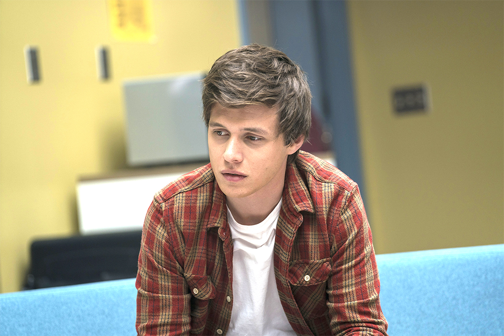 A TEACHER "Episode 4” (Airs Tuesday, November 17) - - Pictured: Nick Robinson as Eric Walker. CR: Chris Large/FX