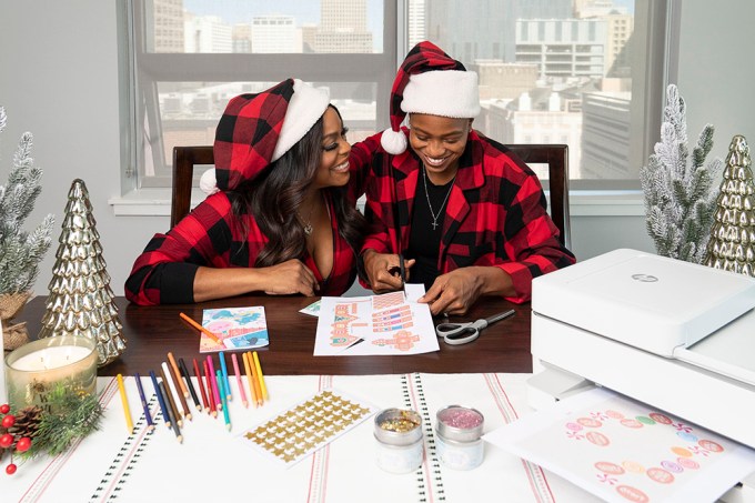 Niecy Nash and wife Jessica Betts for HP`s Holiday Campaign