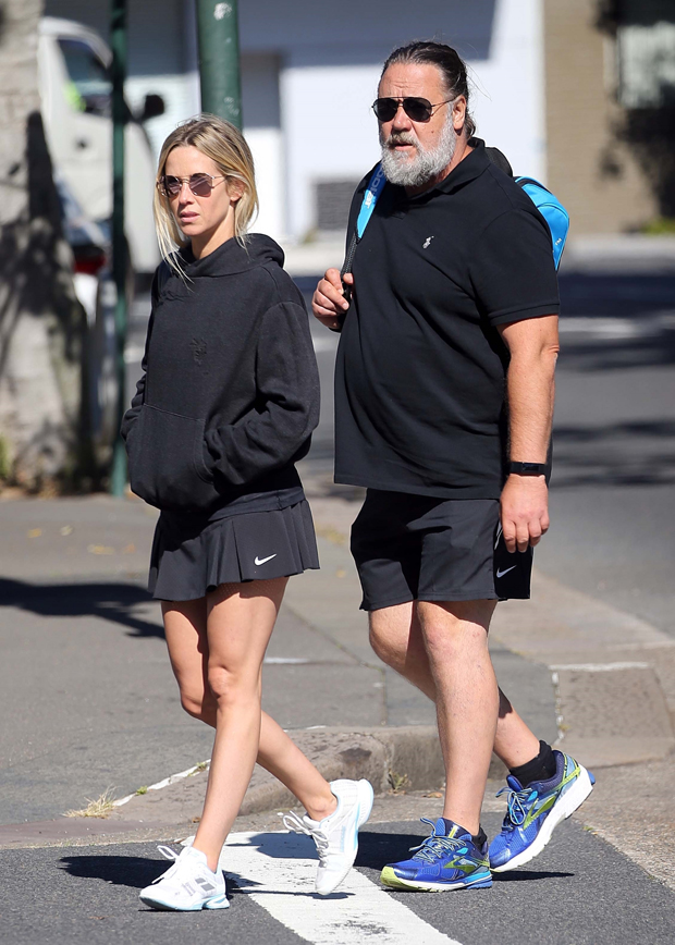 russell crowe wife