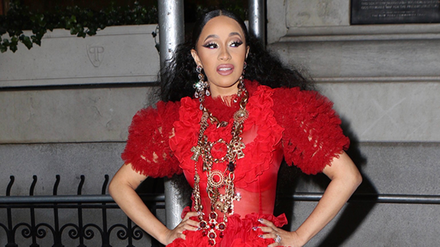 Cardi Bs Scarlet Witch For Halloween 2020 Check Out Her Costume Hollywood Life 6187