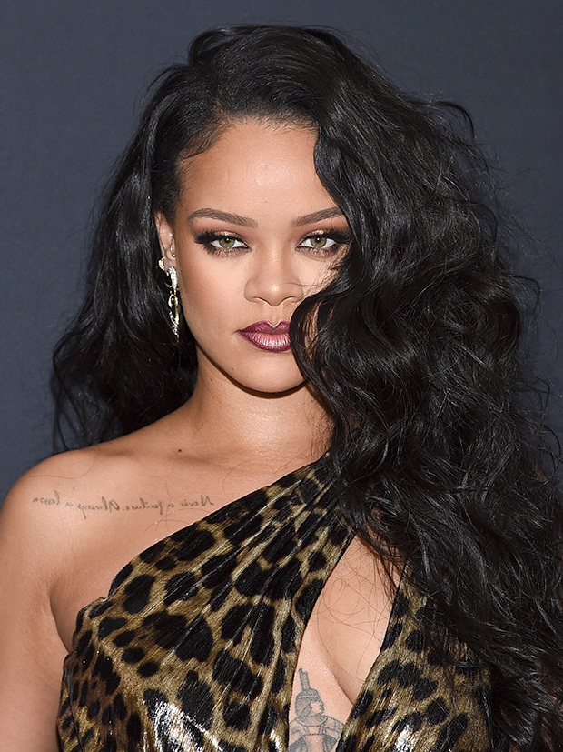 Rihanna's Natural Makeup Tutorial With Skincare Routine — Watch