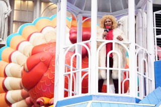 MACY'S THANKSGIVING DAY PARADE -- 2020 -- Pictured: Darlene Love performs on Toy House Of Marvelous Milestones (New York Life) -- (Photo by: Peter Kramer/NBC)