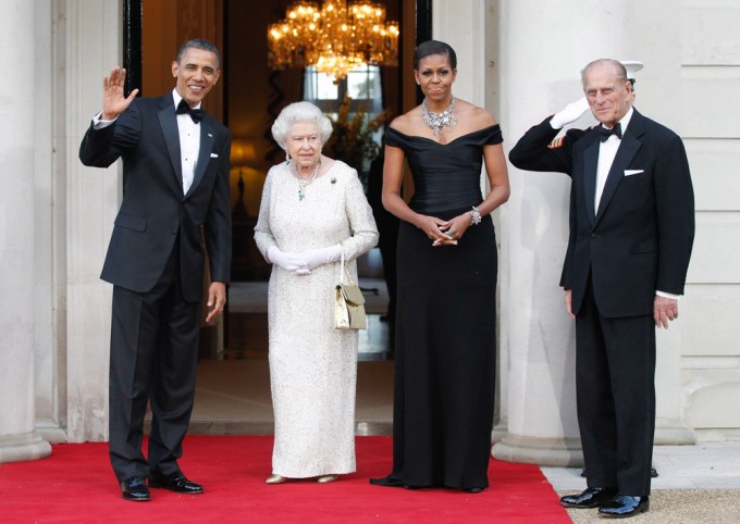 Th Obamas pose with Queen Elizabeth II and Britain’s Prince Philip