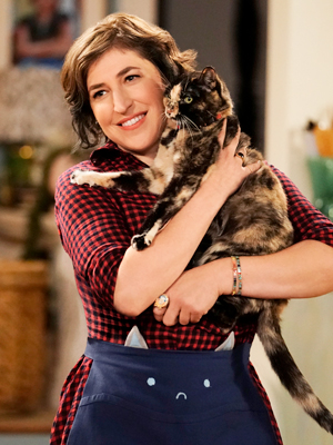 ‘Call Me Kat’ — Photos Of The New FOX Series – Hollywood Life