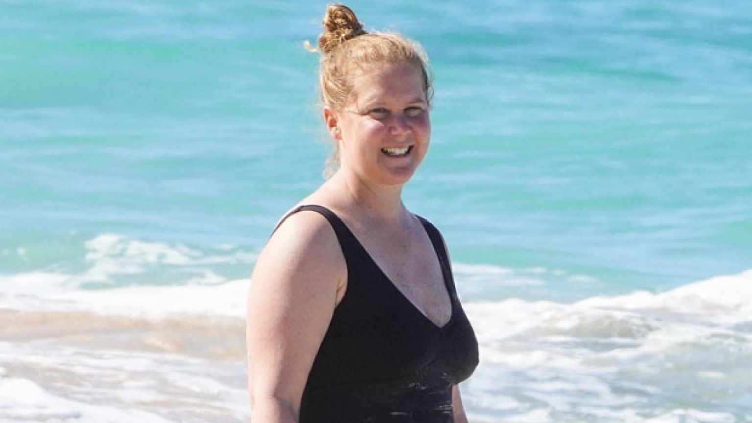 Amy Schumer Rocks Black Swimsuit On St Barts Beach At Christmas Hollywood Life 