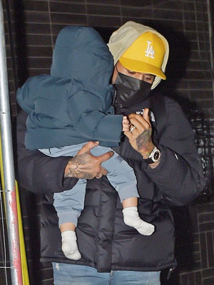 Chris Brown's Son Aeko Drives Around In Toy Car — Pic – Hollywood Life