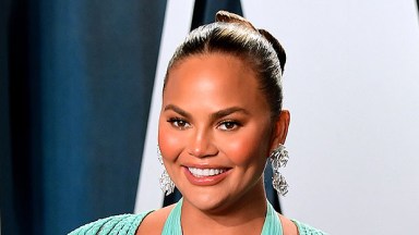 Chrissy Teigen Shirtless: Has No Breast Implants In New Au Natural Video –  Hollywood Life