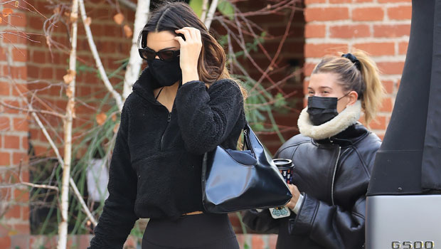 Kendall Jenner & Hailey Baldwin In Matching Leggings & Short Jackets: Pics  – Hollywood Life