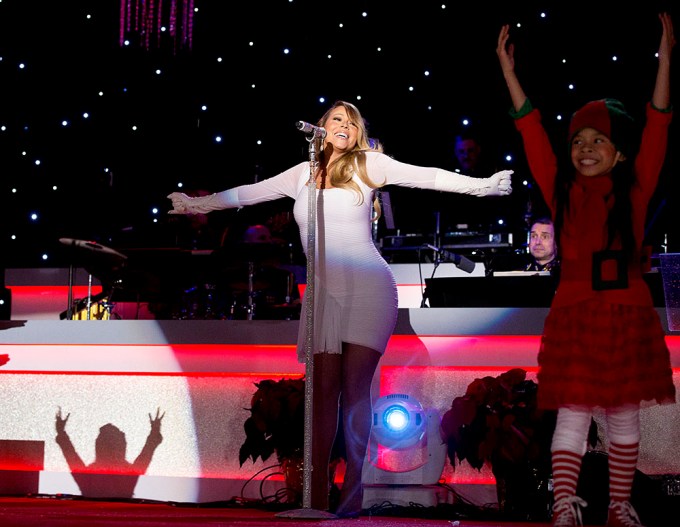 Mariah Carey แสดงในงาน National Christmas Tree Lighting ปี 2013