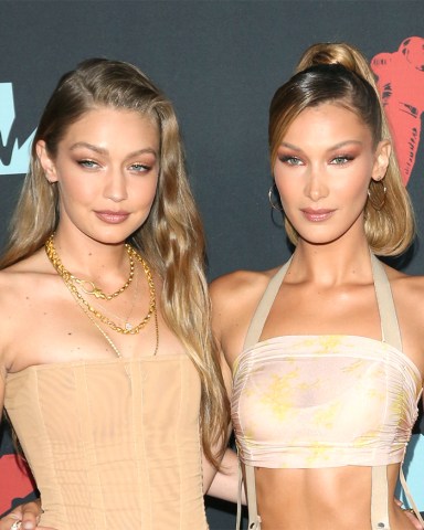 2019 MTV Video Music Awards red carpet arrivals, held at the Prudential Center in Newark, New Jersey.

Pictured: Gigi Hadid,Bella Hadid
Ref: SPL5111050 260819 NON-EXCLUSIVE
Picture by: Thunder Kick Photos / SplashNews.com

Splash News and Pictures
USA: +1 310-525-5808
London: +44 (0)20 8126 1009
Berlin: +49 175 3764 166
photodesk@splashnews.com

World Rights