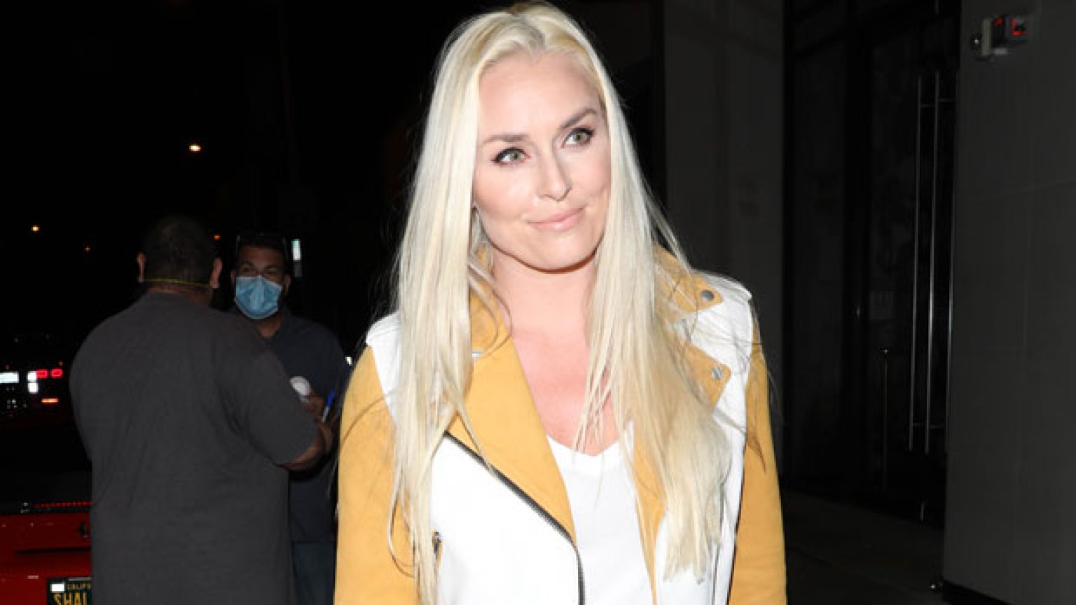 Lindsey Vonn Rocks Crop Top While Boxing After P.K. Subban Split(01)