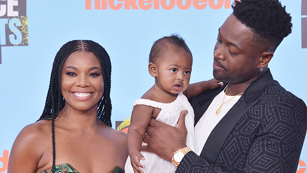 Gabrielle Union Dwyane Wade S Daughter Kaavia Adorably Eats Toast Hollywood Life