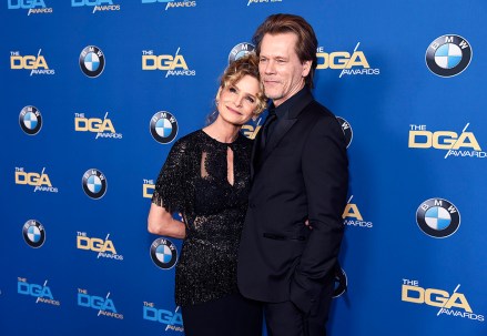 Kyra Sedgwick (solda) ve Kevin Bacon, 3 Şubat 2018 Cumartesi günü Beverly Hills, Kaliforniya'daki The Beverly Hilton otelinde 70. yıllık Director Guild of America Ödülleri'ne geliyorlar. (Fotoğraf: Chris Pizzello/Invision/AP)