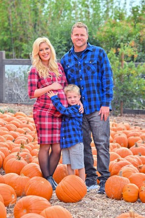 EXCLUSIVE: Spencer and Heidi Pratt have some fun with their son Gunner at a local pumpkin patch. Heidi, who is pregnant with her second child, was seen goofing around and posing for pictures with her husband Spencer and 4 year old son Gunner. The happy family were seen posing with pumpkins, on a pick up truck, and really getting into the halloween spirit. 14 Oct 2022 Pictured: Heidi Montag, Spencer Pratt and Gunner Pratt. Photo credit: Snorlax / MEGA TheMegaAgency.com +1 888 505 6342 (Mega Agency TagID: MEGA907698_007.jpg) [Photo via Mega Agency]