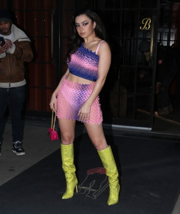 Charli XCX strikes a pose outside her hotel in New York City.Pictured: Charli XCXRef: SPL5293964 040322 NON-EXCLUSIVEPicture by: Justin Steffman / SplashNews.comSplash News and PicturesUSA: +1 310-525-5808London: +44 (0)20 8126 1009Berlin: +49 175 3764 166photodesk@splashnews.comWorld Rights