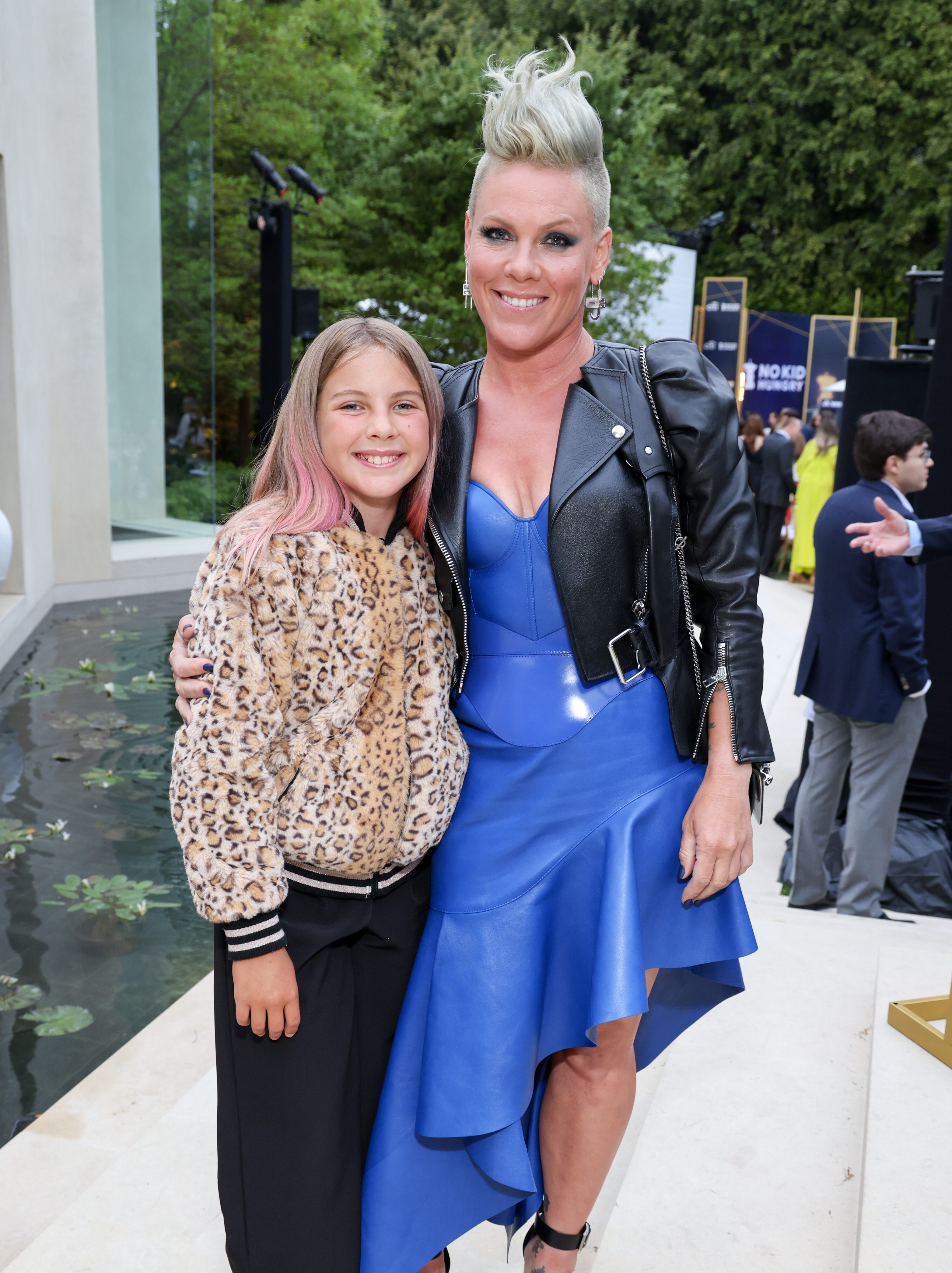 Willow Sage Hart: 5 Things to Know About Pink’s Teenage Daughter