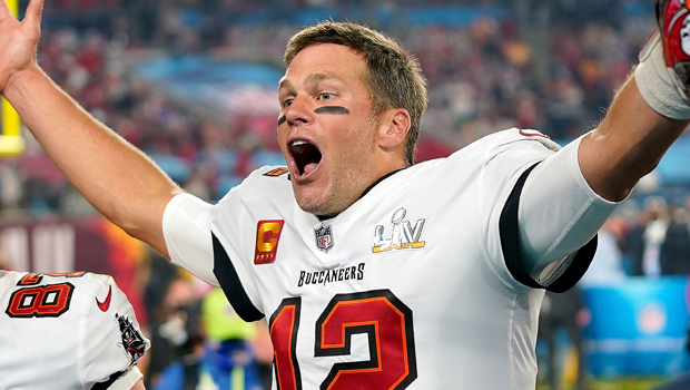 Tom Brady Tosses Trophy During Buccaneers Boat Parade