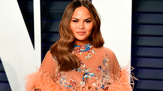 chrissy teigen vanity fair oscar party