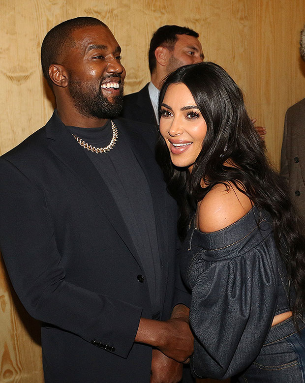 , Kim Kardashian Pictured Without Her Wedding Ring Night Before Filing For Divorce From Kanye West, Indian &amp; World Live Breaking News Coverage And Updates