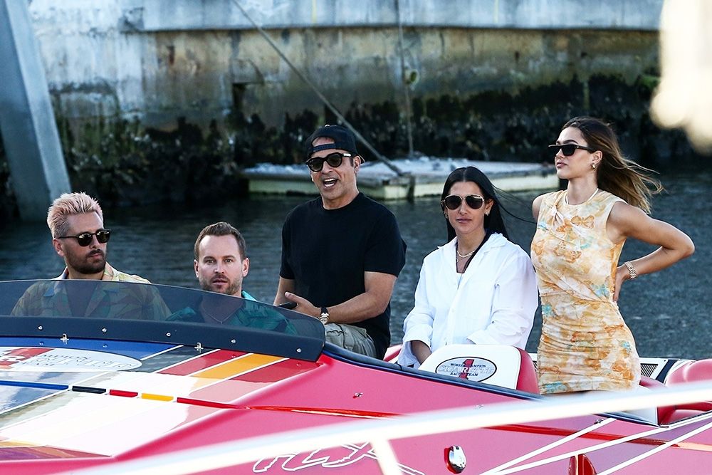 Scott Disick Cuddles Amelia Hamlin On Hamptons Boat Ride With Penelope –  Hollywood Life